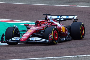  Charles Leclerc (MON) - yepyeni ca ile ilk turlar