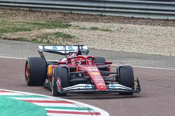  Charles Leclerc (MON) - yepyeni ca ile ilk turlar