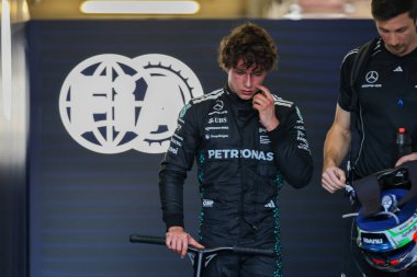  Andrea Kimi Antonelli (ITA) - Mercedes-AMG PETRONAS F1 Ekibi - Mercedes W16 - Mercedes E Performansı