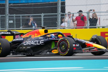  Max Verstappen (NED) - Kahin Red Bull Racing - Red Bull RB21 - Honda RBP