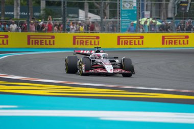  Esteban Ocon (FRA) - Haas F1 Takımı - Haas VF-25 - Ferrar