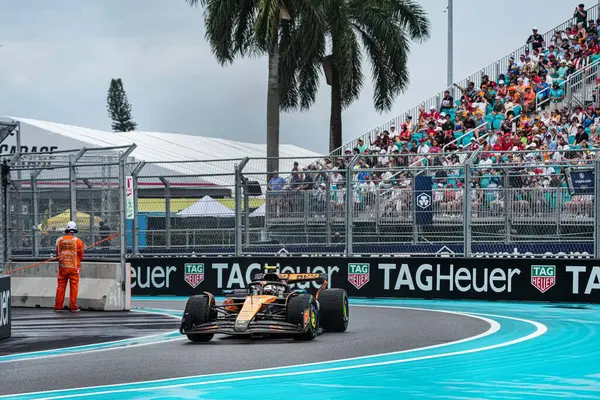  Lando Norris (GBR) - McLaren Formula 1 Takımı - McLaren MCL39