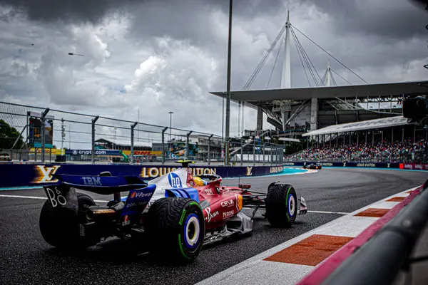  Lewis Hamilton (GBR) - Scuderia Ferrari - Ferrari SF-25