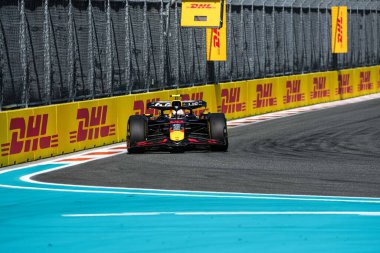  Yuki Tsunoda (JPN) - Kahin Red Bull Racing - Red Bull RB21 - Honda RBP