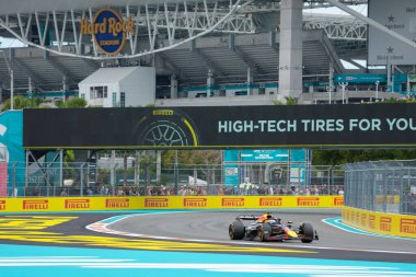  Max Verstappen (NED) - Kahin Red Bull Racing - Red Bull RB21 - Honda RBP