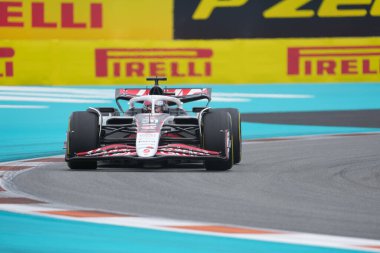 Pazar günü Miami otlağı atmosferi