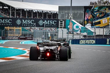 Pazar günü Miami otlağı atmosferi