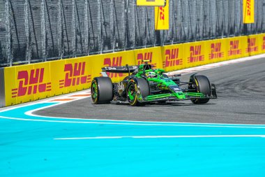 Pazar günü Miami otlağı atmosferi