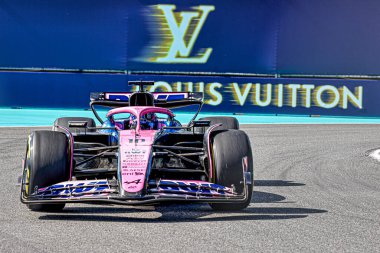 Pazar günü Miami otlağı atmosferi