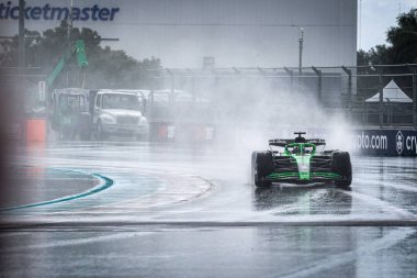 Pazar günü Miami otlağı atmosferi