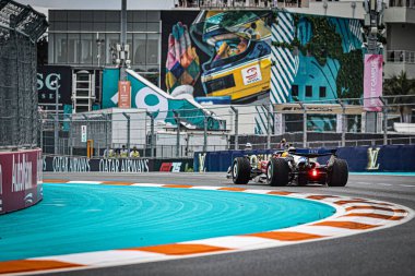 Pazar günü Miami otlağı atmosferi