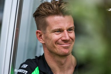 Pazar günü Miami otlağı atmosferi