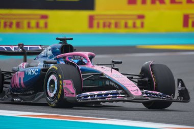 Pazar günü Miami otlağı atmosferi