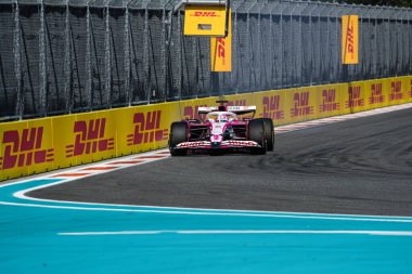 Pazar günü Miami otlağı atmosferi