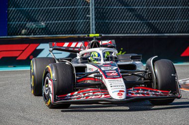 Pazar günü Miami otlağı atmosferi