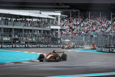 Pazar günü Miami otlağı atmosferi