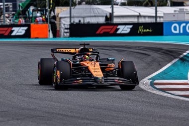 Pazar günü Miami otlağı atmosferi