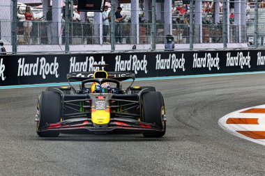 Pazar günü Miami otlağı atmosferi