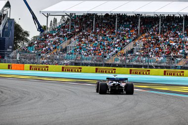 Pazar günü Miami otlağı atmosferi