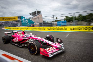 Pazar günü Miami otlağı atmosferi