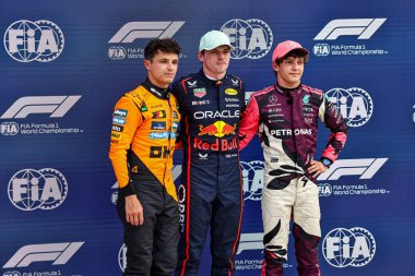 Top3 Quali L-R Lando Norris (GBR) - McLaren Formula 1 Team - McLaren MCL39 - Mercedes Max Verstappen (NED) - Oracle Red Bull Racing - Red Bull RB21 - Honda RBPT Andrea Kimi Antonelli (ITA) - Mercedes W16 - Mercedes E