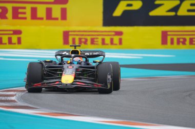  Max Verstappen (NED) - Kahin Red Bull Racing - Red Bull RB21 - Honda RBP