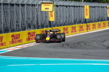  Yuki Tsunoda (JPN) - Kahin Red Bull Racing - Red Bull RB21 - Honda RBP