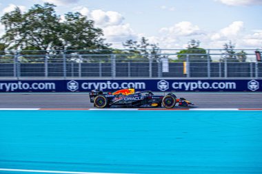  Max Verstappen (NED) - Kahin Red Bull Racing - Red Bull RB21 - Honda RBP