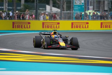  Max Verstappen (NED) - Kahin Red Bull Racing - Red Bull RB21 - Honda RBP