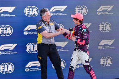  Andrea Kimi Antonelli (ITA) - Mercedes-AMG PETRONAS F1 Ekibi - Mercedes W16 - Mercedes E Performansı Sprint Rac 'ta Kutlama Kutlaması Pozisyonu