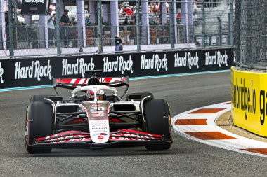  Esteban Ocon (FRA) - Haas F1 Takımı - Haas VF-25 - Ferrar