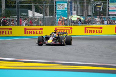  Max Verstappen (NED) - Kahin Red Bull Racing - Red Bull RB21 - Honda RBP