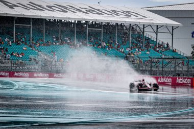 Isaac Hadjar (FRA) Vize Nakit Uygulaması RB F1 Çayı