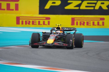  Yuki Tsunoda (JPN) - Kahin Red Bull Racing - Red Bull RB21 - Honda RBP