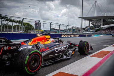  Max Verstappen (NED) - Kahin Red Bull Racing - Red Bull RB21 - Honda RBP