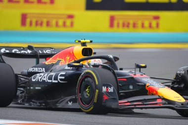  Yuki Tsunoda (JPN) - Kahin Red Bull Racing - Red Bull RB21 - Honda RBP