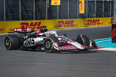  Esteban Ocon (FRA) - Haas F1 Takımı - Haas VF-25 - Ferrar