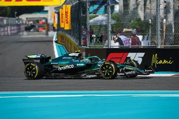  Fernando Alonso (ESP) - Aston Martin Aramco F1 Ekibi - Aston Martin AMR25