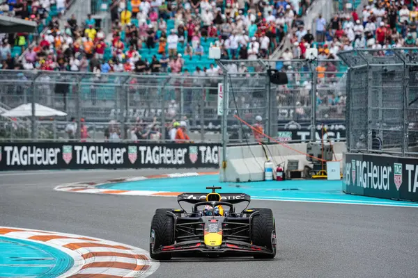  Max Verstappen (NED) - Kahin Red Bull Racing - Red Bull RB21 - Honda RBP