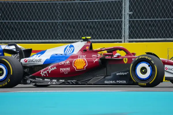 Pazar günü Miami otlağı atmosferi