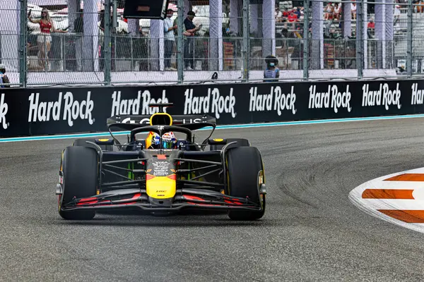 Pazar günü Miami otlağı atmosferi