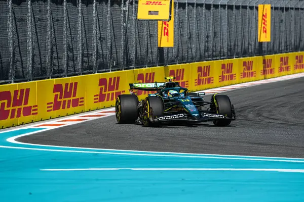 Pazar günü Miami otlağı atmosferi