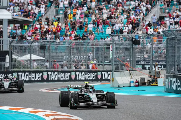 Pazar günü Miami otlağı atmosferi