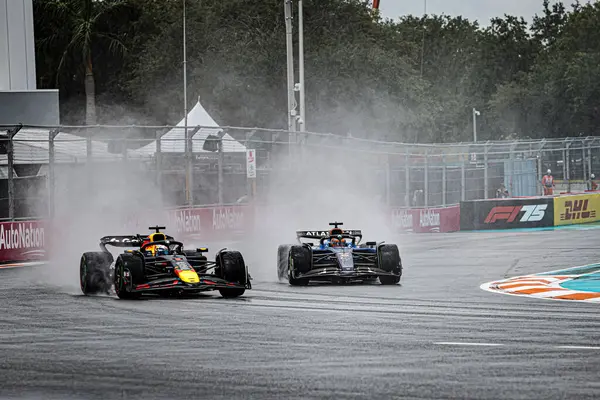 Pazar günü Miami otlağı atmosferi