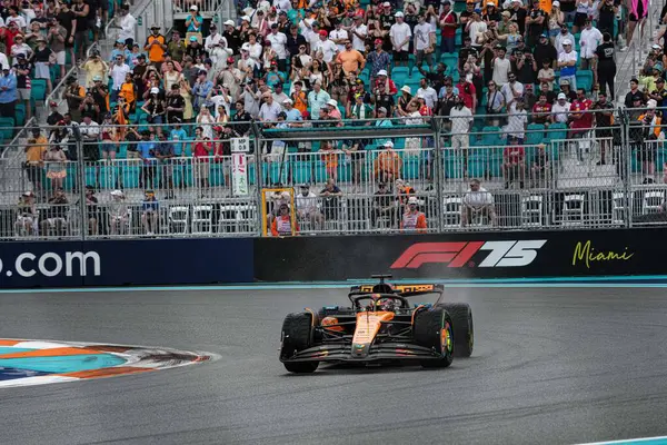  Oscar Piastri (AUS) - McLaren Formula 1 Takımı - McLaren MCL39