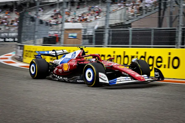  Lewis Hamilton (GBR) - Scuderia Ferrari - Ferrari SF-25