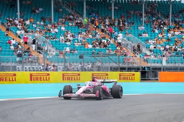 Isaac Hadjar (FRA) Vize Nakit Uygulaması RB F1 Çayı