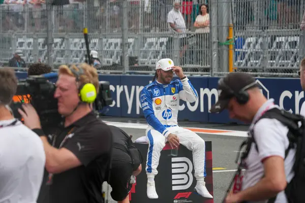  Lewis Hamilton (GBR) - Scuderia Ferrari - Ferrari SF-25