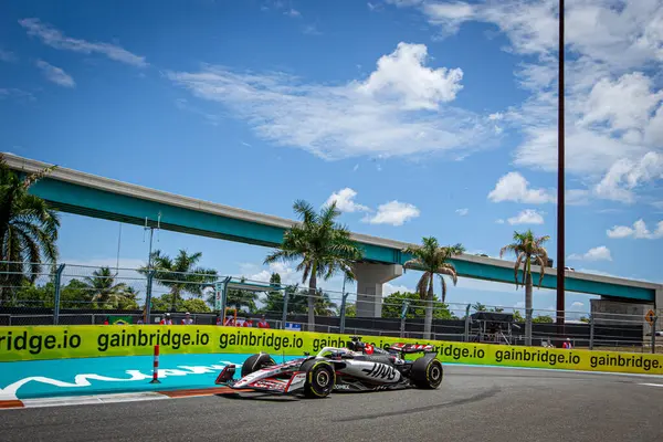  Esteban Ocon (FRA) - Haas F1 Takımı - Haas VF-25 - Ferrar