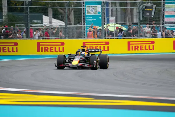  Max Verstappen (NED) - Kahin Red Bull Racing - Red Bull RB21 - Honda RBP